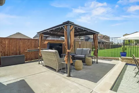 Exterior - 529 Warner Dr, Anna, TX 75409 photo 6 of 10