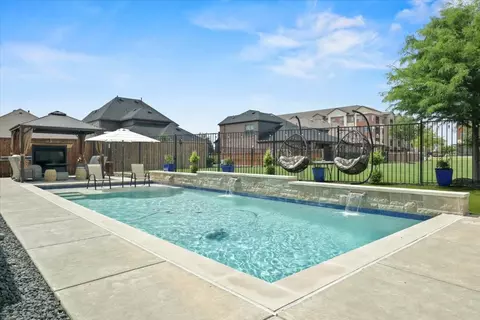 Exterior - 529 Warner Dr, Anna, TX 75409 photo 5 of 10