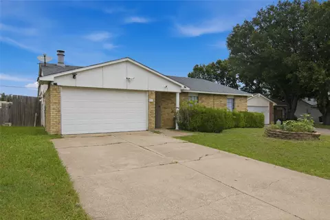 6941 Glendale Dr, North Richland Hills, TX 76182
