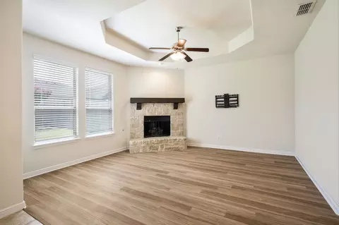 Living - 916 Hawks Way, Argyle, TX 76226 photo 3 of 5