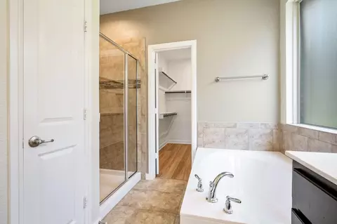 Bath - 916 Hawks Way, Argyle, TX 76226 photo 3 of 3