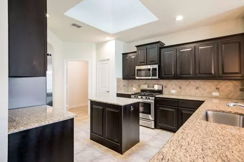 Kitchen - 916 Hawks Way, Argyle, TX 76226 photo 2 of 3