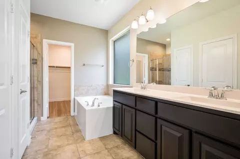 Bath - 916 Hawks Way, Argyle, TX 76226 photo 2 of 3