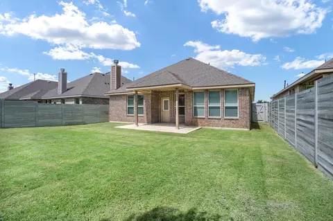 Exterior - 916 Hawks Way, Argyle, TX 76226 photo 5 of 6