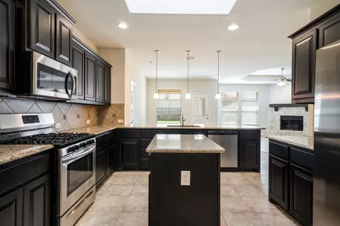 Kitchen - 916 Hawks Way, Argyle, TX 76226 photo 1 of 3