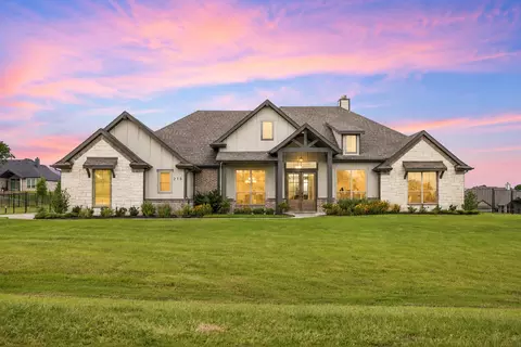 215 Cooper Ln, Van Alstyne, TX 75495