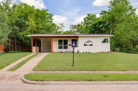 9795 Twin Creek Cir, Dallas, TX 75228