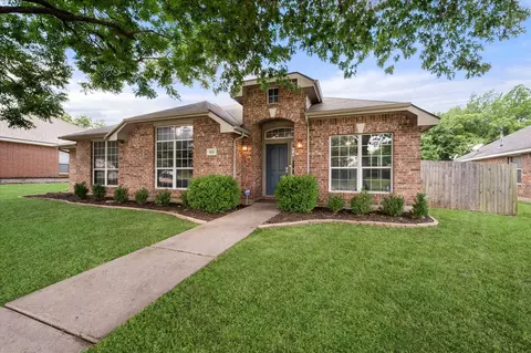 1523 Hamilton Dr, Cedar Hill, TX 75104