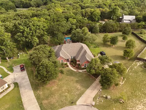 239 Palomino Ct, Cresson, TX 76035