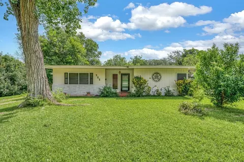 711 N 43rd St, Waco, TX 76710