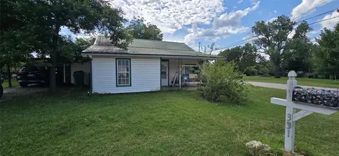 331 N 5th St, Jacksboro, TX 76458