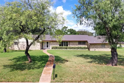 281 Oak Ridge St, Jacksboro, TX 76458