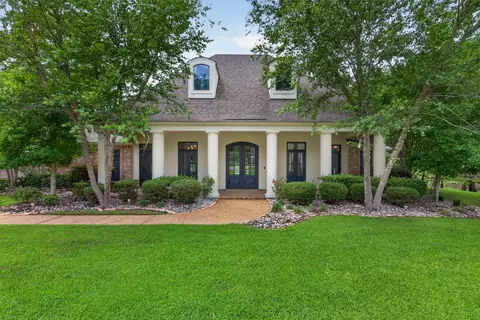 2910 Long Lake Dr, Shreveport, LA 71106