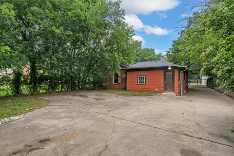 Exterior - 2608 Mcferrin Ave, Waco, TX 76708 photo 4 of 7