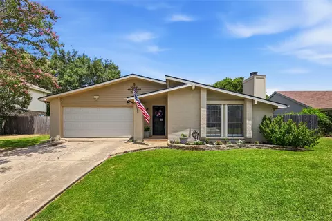 3917 Windflower Ln, Fort Worth, TX 76137
