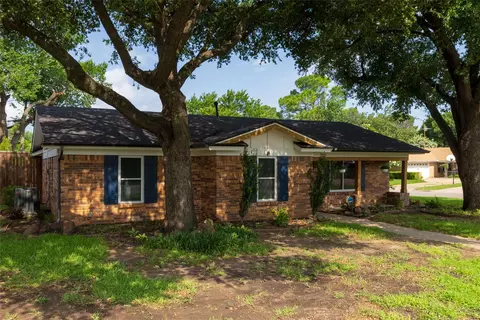 702 Commerce St, Euless, TX 76040 photo 3