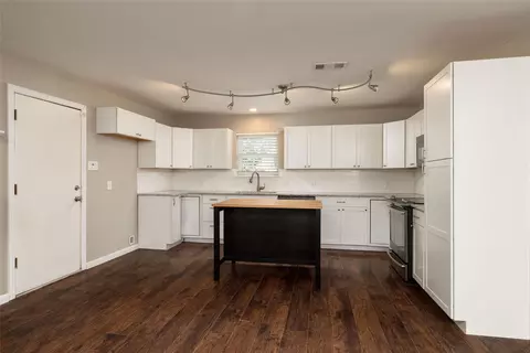 702 Commerce St, Euless, TX 76040 photo 16