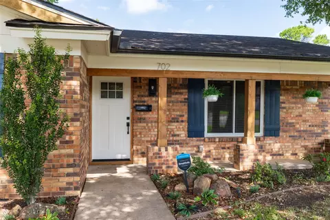 702 Commerce St, Euless, TX 76040 photo 4