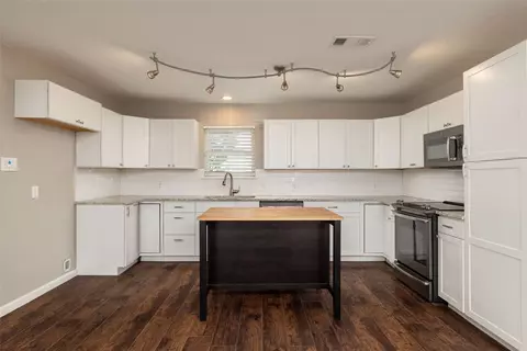 702 Commerce St, Euless, TX 76040 photo 17