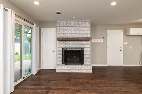 702 Commerce St, Euless, TX 76040 photo 14
