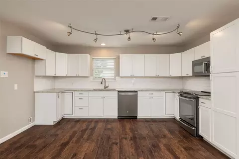 702 Commerce St, Euless, TX 76040 photo 18