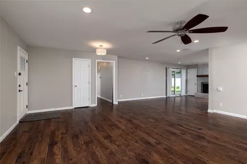 702 Commerce St, Euless, TX 76040 photo 12