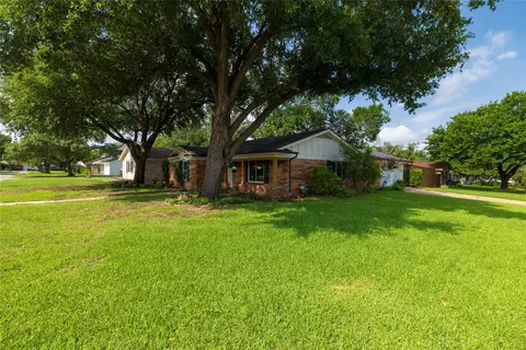 702 Commerce St, Euless, TX 76040 photo 2