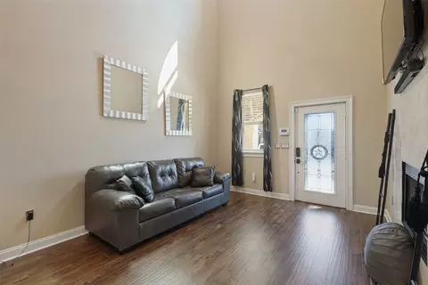 112 Brooks St, Terrell, TX 75160 photo 4