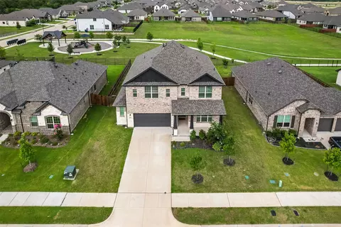 424 Burrow Dr, Waxahachie, TX 75167