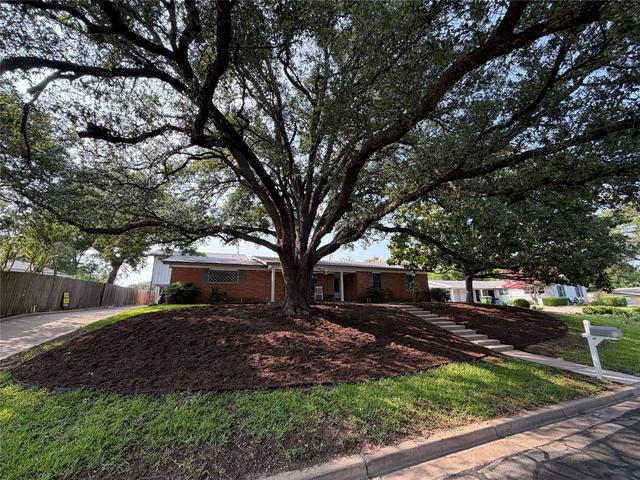 5713 Roberts Dr, Waco, TX 76710