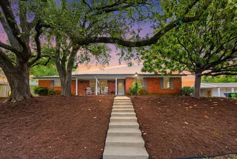 5713 Roberts Dr, Waco, TX 76710