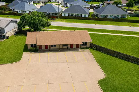 1411 Courtney Pl, Cleburne, TX 76033