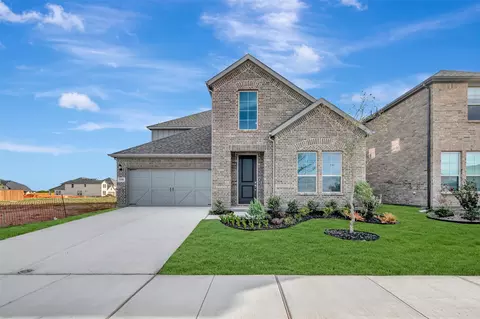 5400 Magallon Ln, Aubrey, TX 76227