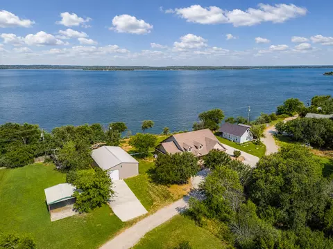 711 Crows Pt, Lake Bridgeport, TX 76426
