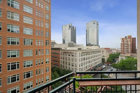 500 Throckmorton St #703, Fort Worth, TX 76102