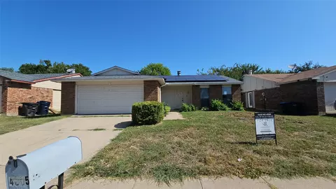 4005 Engleman St, Fort Worth, TX 76137