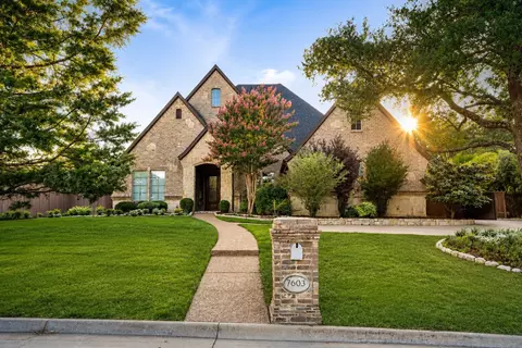 7603 Douglas Ln, North Richland Hills, TX 76182