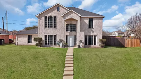 745 Woodridge Dr, Desoto, TX 75115