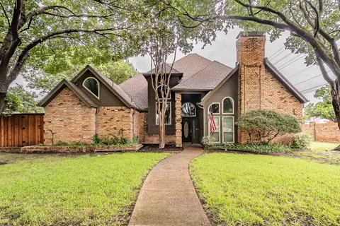 2002 Diamond Oaks Dr, Garland, TX 75044