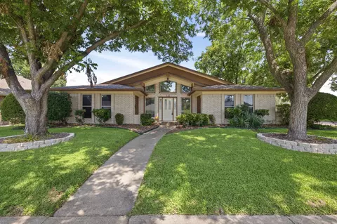 442 Brookfield Dr, Garland, TX 75040