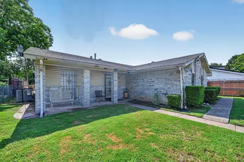 2524 N Saint Augustine Dr, Dallas, TX 75227