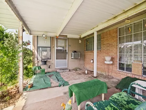 Exterior - 1081 Wright St, Terrell, TX 75160 photo 5 of 7