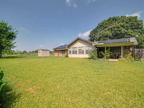 Exterior - 1081 Wright St, Terrell, TX 75160 photo 6 of 7
