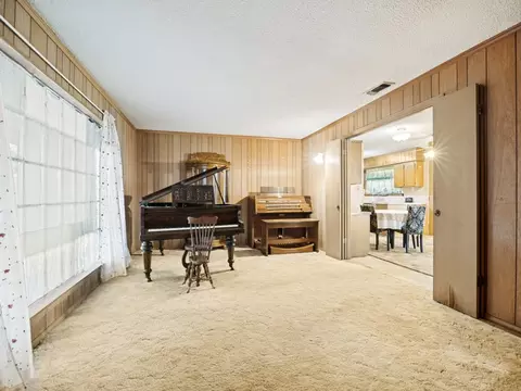 Living - 1081 Wright St, Terrell, TX 75160 photo 3 of 4