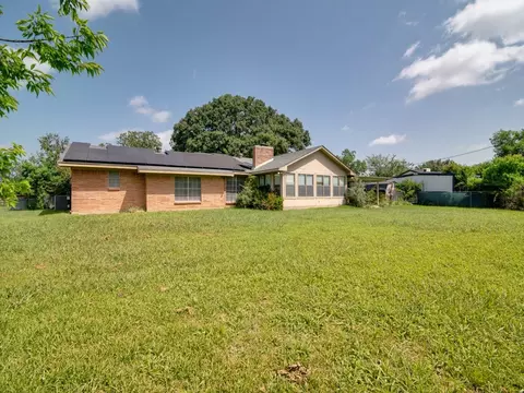 Exterior - 1081 Wright St, Terrell, TX 75160 photo 7 of 7
