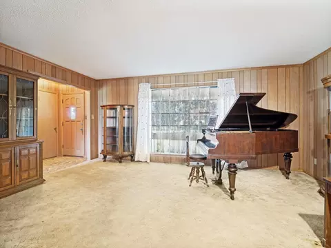 Living - 1081 Wright St, Terrell, TX 75160 photo 2 of 4