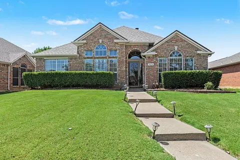 4654 Park Ct, Fort Worth, TX 76137