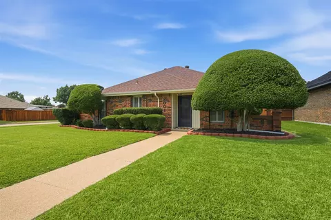 2001 Espinosa Dr, Carrollton, TX 75010