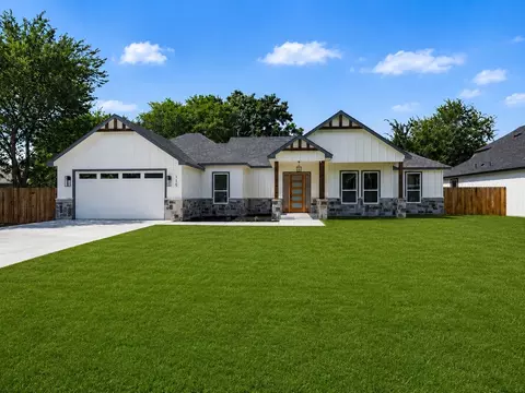 115 Dennis Dr, Azle, TX 76020