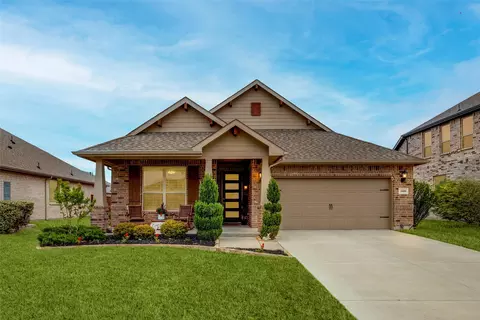 2800 Lakeside Dr, Aubrey, TX 76227